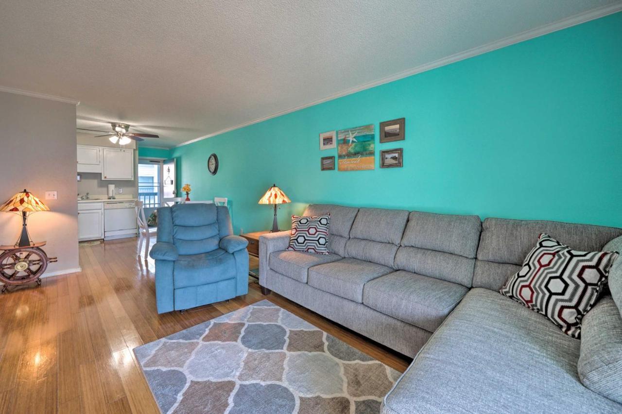 Condo With Balcony And Pool Walk To 2 Beach Accesses! 캐롤라이나비치 외부 사진