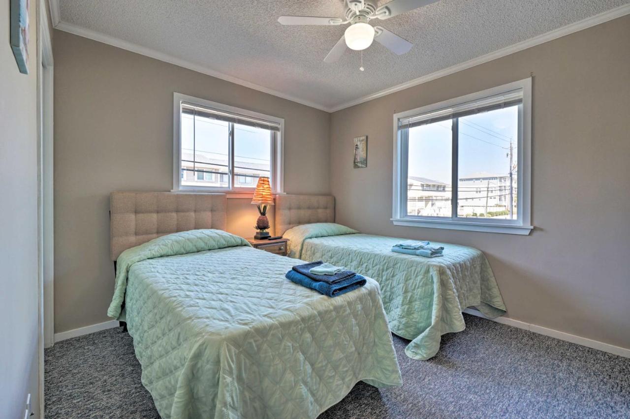 Condo With Balcony And Pool Walk To 2 Beach Accesses! 캐롤라이나비치 외부 사진