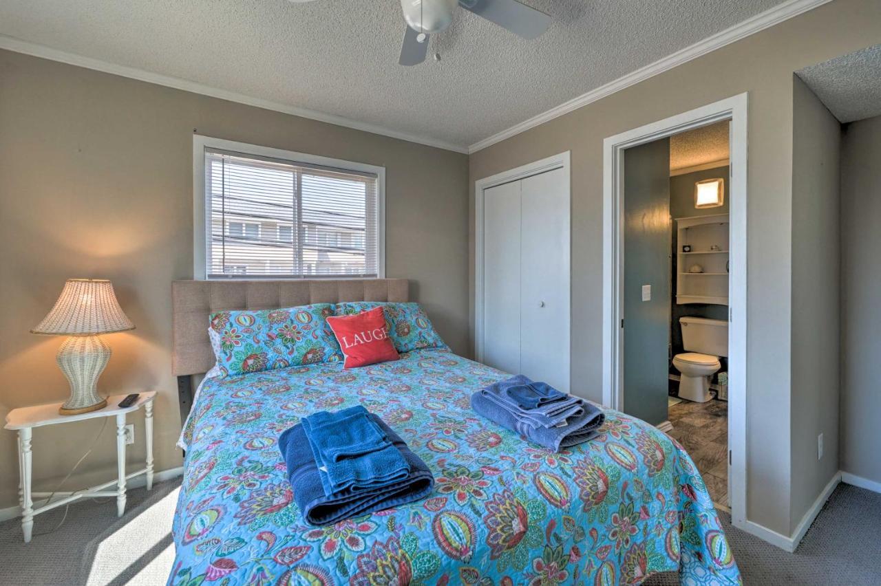 Condo With Balcony And Pool Walk To 2 Beach Accesses! 캐롤라이나비치 외부 사진