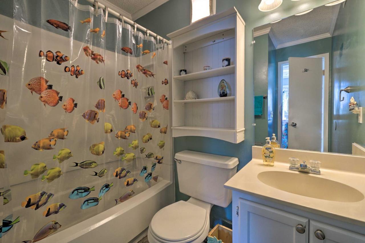 Condo With Balcony And Pool Walk To 2 Beach Accesses! 캐롤라이나비치 외부 사진