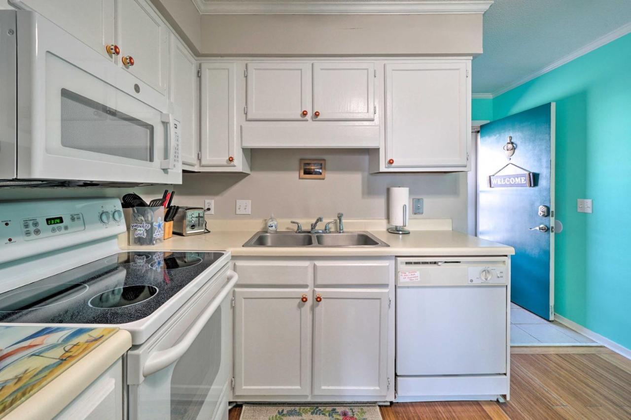 Condo With Balcony And Pool Walk To 2 Beach Accesses! 캐롤라이나비치 외부 사진