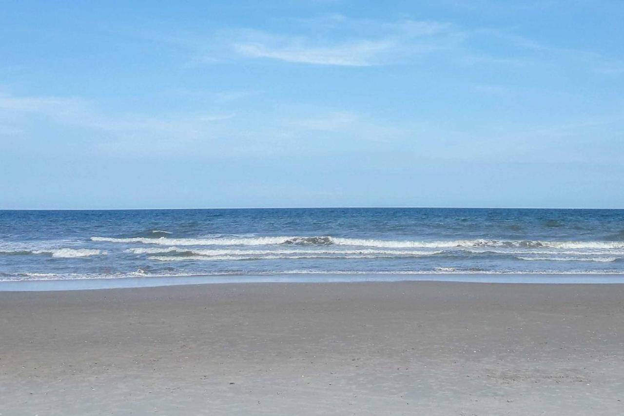 Condo With Balcony And Pool Walk To 2 Beach Accesses! 캐롤라이나비치 외부 사진